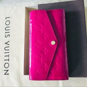 ✨Louis Vuitton Vernis Sarah Wallet Rose Pop🌙